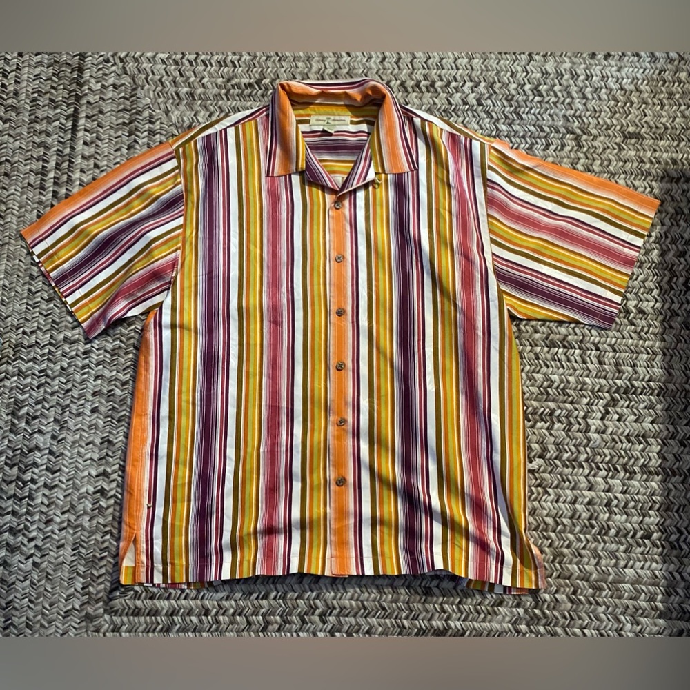 Tommy Bahama mens 💯 silk shirt